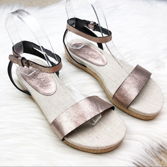 New Splendid Metallic Rose Gold Leather Sandals - Picture 10 of 10